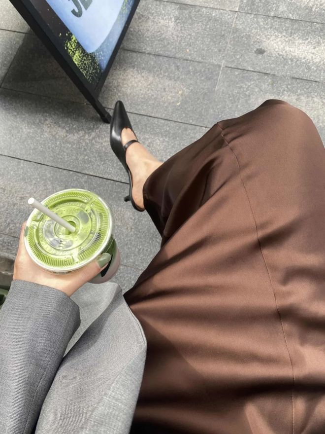 天顺平台注册：秋天这么穿好美啊！这些小细节真的很加分