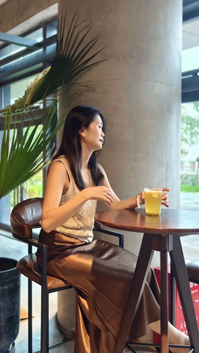 天顺平台注册：秋天这么穿好美啊！这些小细节真的很加分