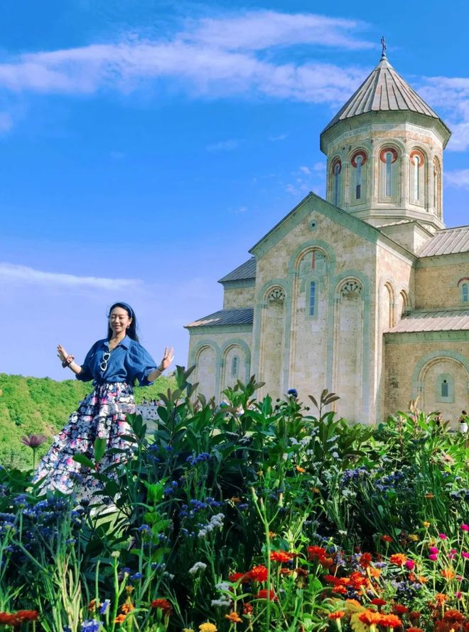天顺平台注册：秋天这么穿好美啊！这些小细节真的很加分