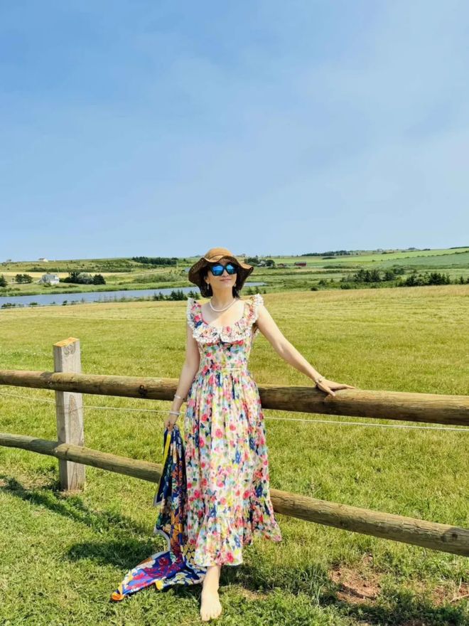 天顺平台注册：秋天这么穿好美啊！这些小细节真的很加分