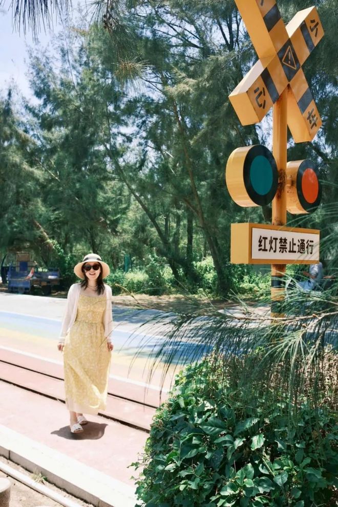 天顺平台注册：秋天这么穿好美啊！这些小细节真的很加分