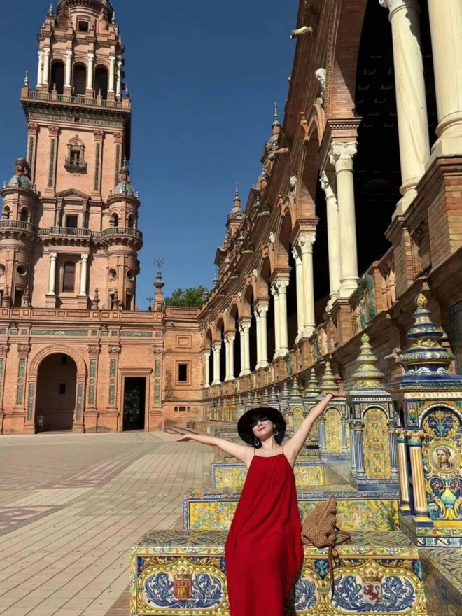 天顺平台注册：秋天这么穿好美啊！这些小细节真的很加分