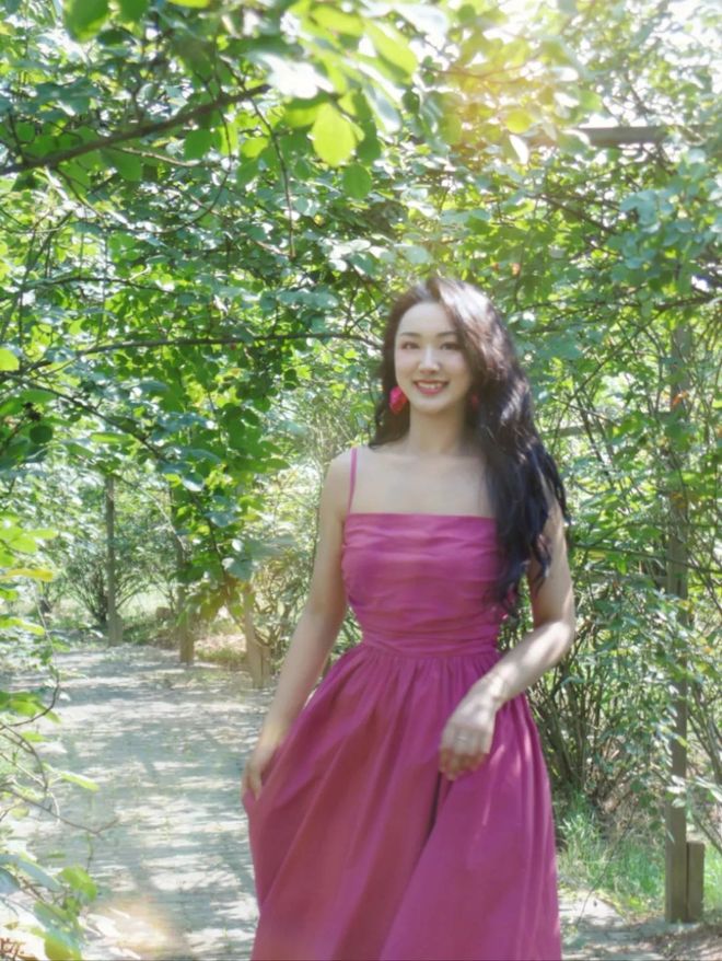 天顺平台注册：秋天这么穿好美啊！这些小细节真的很加分