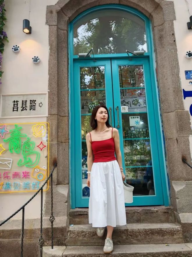 天顺平台注册：秋天这么穿好美啊！这些小细节真的很加分