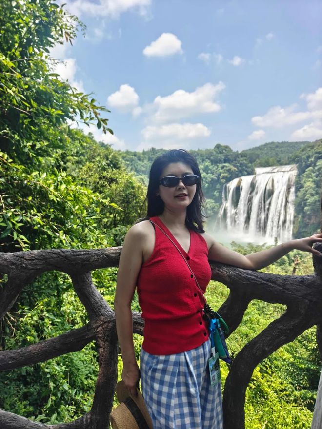 天顺平台注册：秋天这么穿好美啊！这些小细节真的很加分