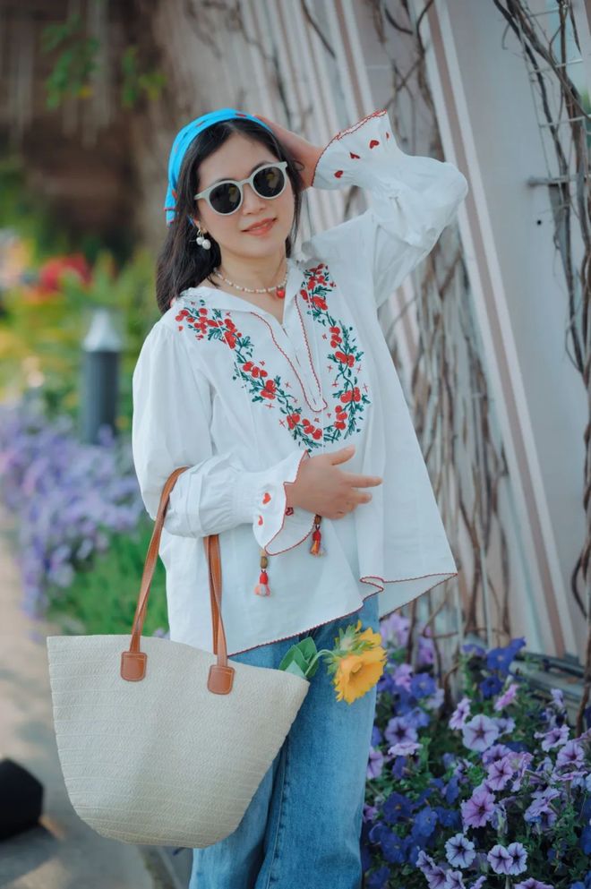 天顺平台注册：秋天这么穿好美啊！这些小细节真的很加分