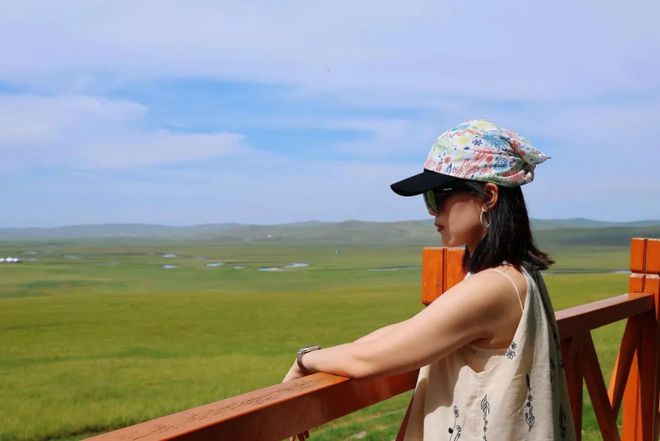 天顺平台注册：秋天这么穿好美啊！这些小细节真的很加分