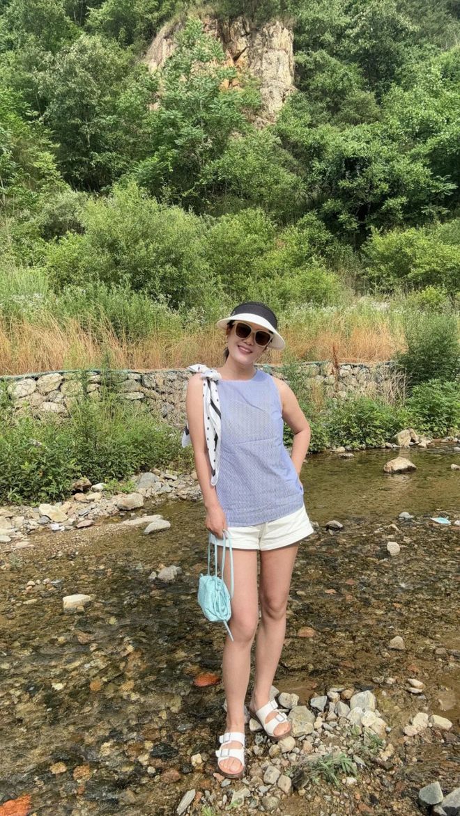 天顺平台注册：秋天这么穿好美啊！这些小细节真的很加分