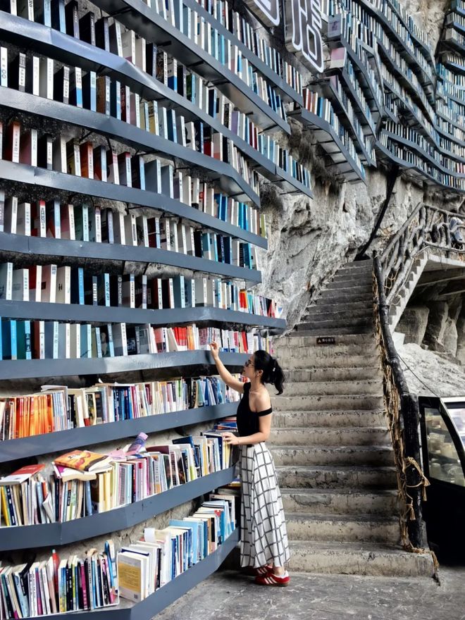 天顺平台注册：秋天这么穿好美啊！这些小细节真的很加分