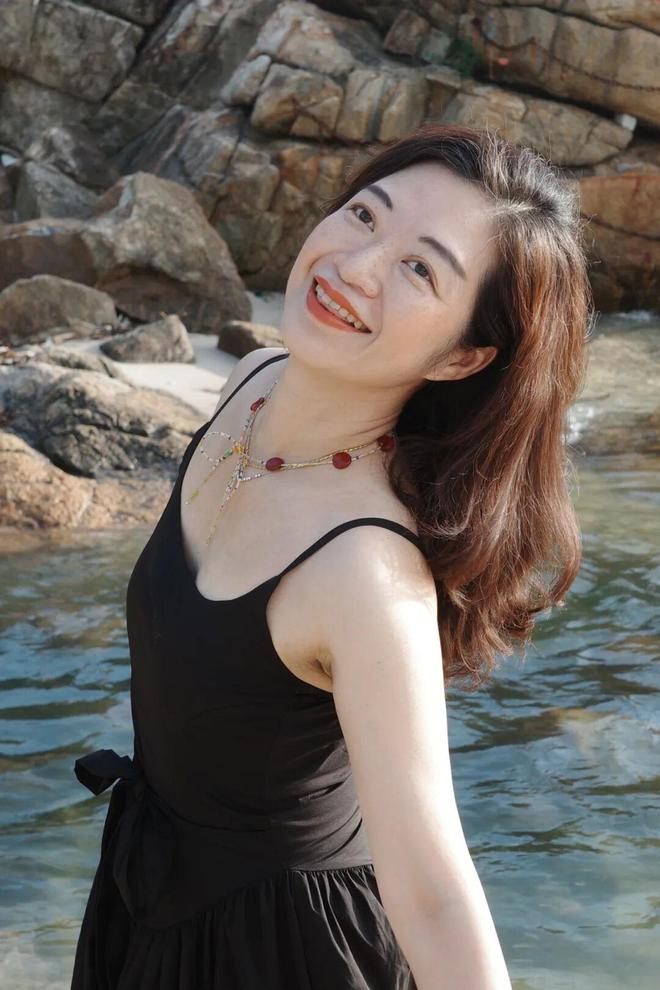 天顺平台注册：秋天这么穿好美啊！这些小细节真的很加分