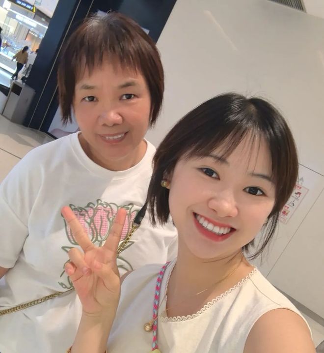 天顺平台注册：秋天这么穿好美啊！这些小细节真的很加分