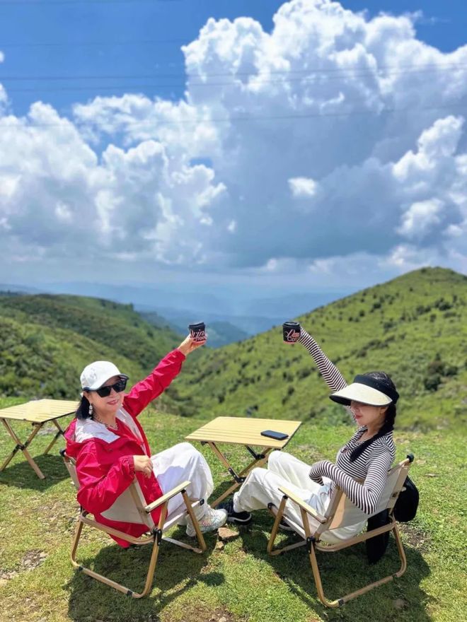 天顺平台注册：秋天这么穿好美啊！这些小细节真的很加分