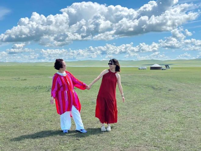 天顺平台注册：秋天这么穿好美啊！这些小细节真的很加分